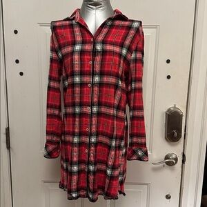 Victoria Secret intimates & sleepwear Red Button-Front Fannal Sleep top.Size Med